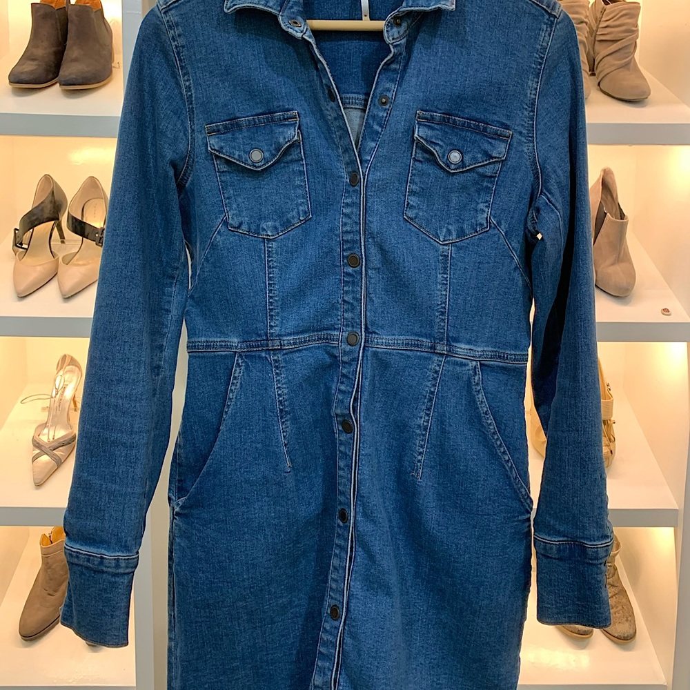 Free People knee length denim snap up M